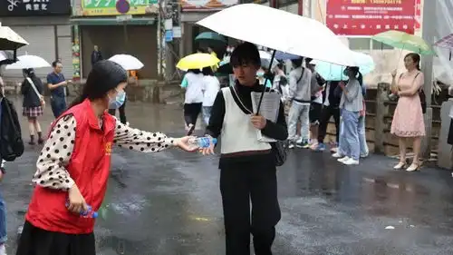 十三五成就宣传系列报道之一举全力集众智战贫困脱贫攻坚取得全面胜利