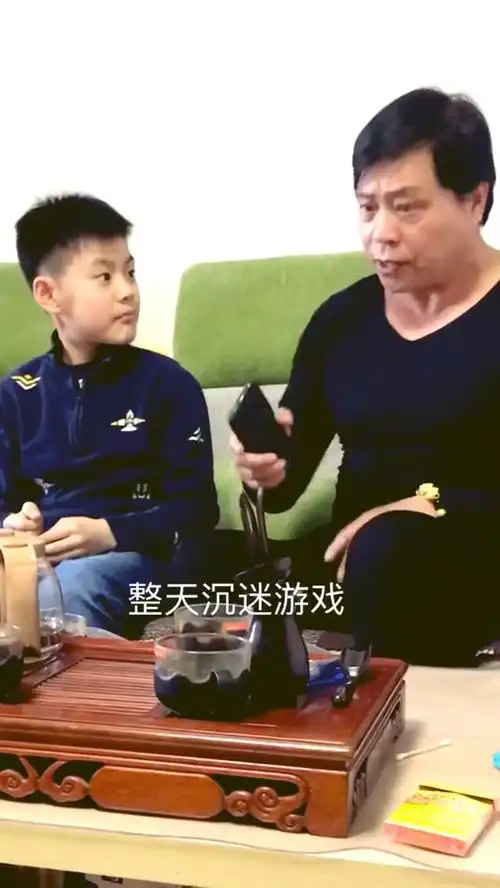 这孩子将来肯定能成事小小年纪便已经立下了如此远大的理想