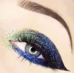 眼上作画超赞眼妆艺术展现另类魅惑