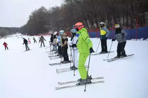 净月潭滑雪场,中级雪道正式开放