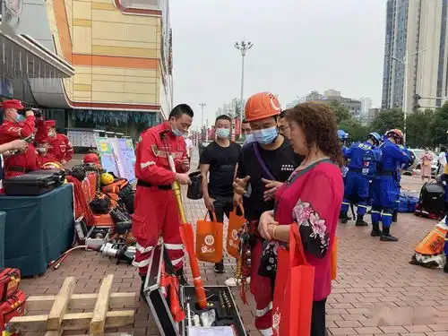 抢险神器亮相崇州街头......