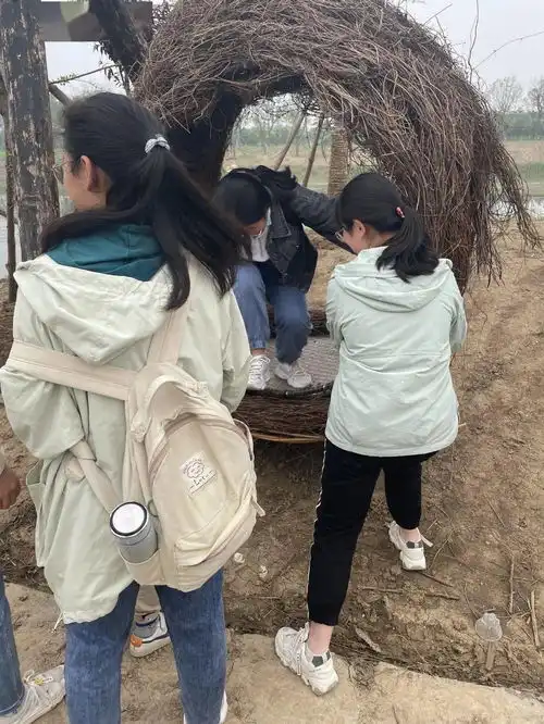 12355中高考减压泗县三中开展亲近自然放飞心灵高三学生减压主题活动