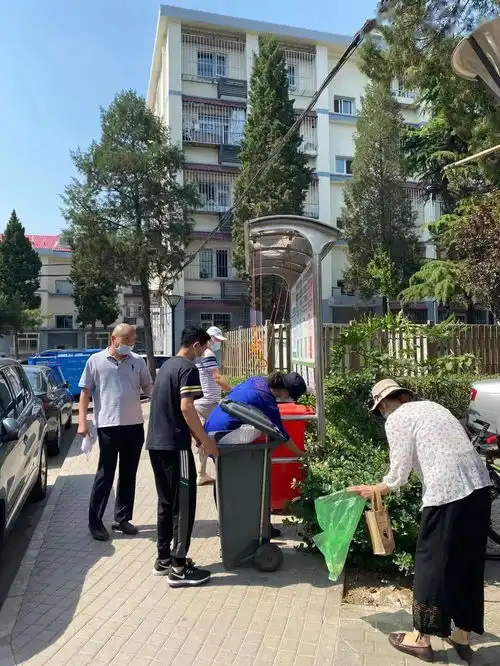 我为群众办实事区总工会党员干部下沉社区参加开展实践活动