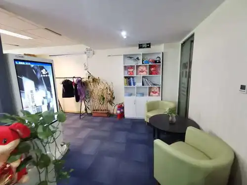 望京融科望京中心户型方正高层采光交通便利精装修带家具出租办公楼租赁北京我爱我家