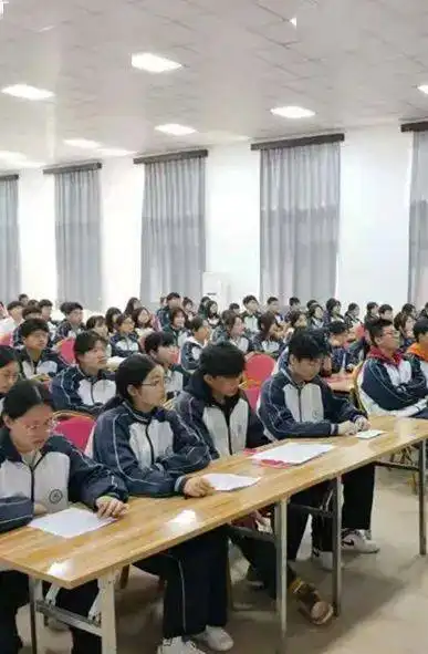东湖职业技术学校多形式开展党史学习教育