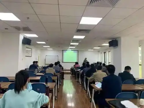清华大学继续教育学院为我省自主择业军转干部举办网上专场开班式