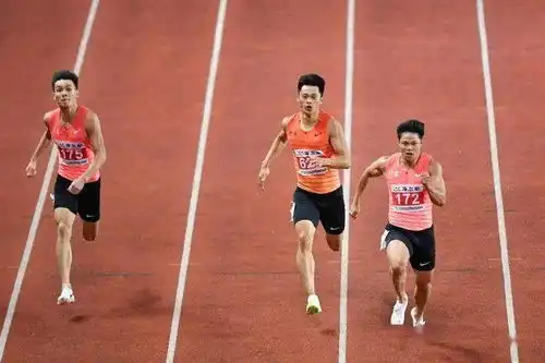 和苏炳添同登领奖台从梧州走出去的00后短跑小将,未来可期