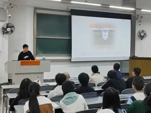 西华大学第八届校友杯创新创业大赛暨第九届中国国际互联网大学生创新创业大赛电气与电子信息学院选拔赛顺利开展