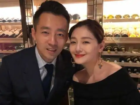 大s回应婚姻问题,表示不会占用公共资源,随后深夜发布奇怪言论