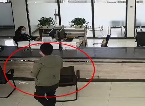 自投罗网网逃人员普定车管所办业被抓