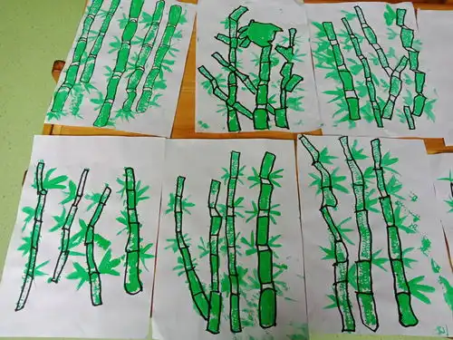 麻江县示范幼儿园中1班开展家乡的竹林绘画活动