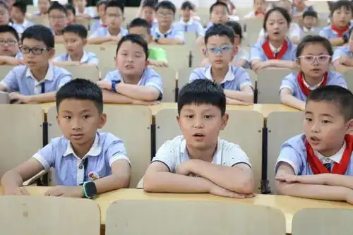 绷紧安全弦生命第一位回浦实验小学开展防溺水安全教育校园行公益宣讲会