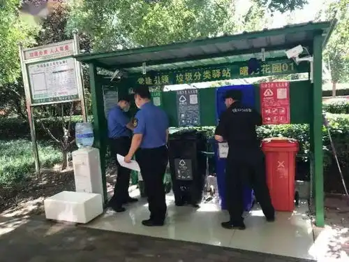 曙光街道执法队小手拉大手培育垃圾分类新时尚