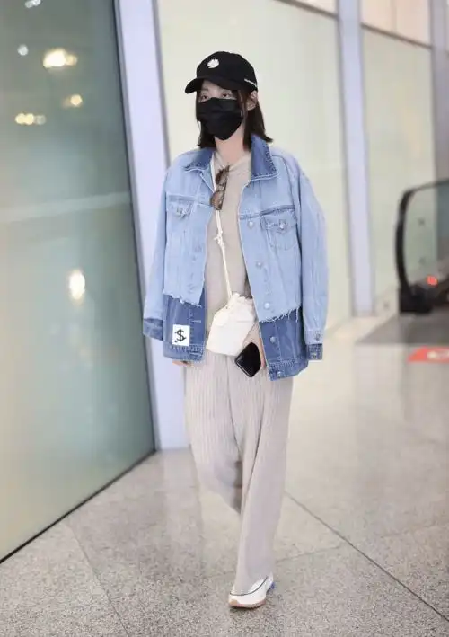 猫系女张嘉倪素颜好温柔,齐刘海温婉可人,真不怪买超被迷住