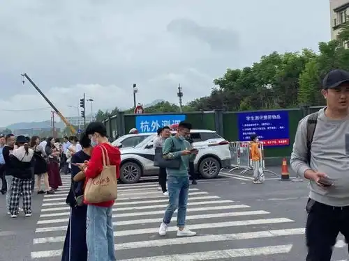 全城首发,现场直播丨2021杭外学能测试今日开考杭外考生亲诉今日考题内容及流程,看看今年都考了啥