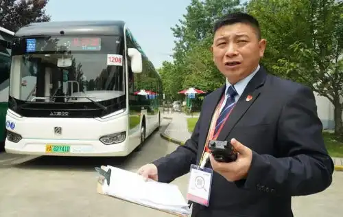 用100的细心守护游客的开心上海久事公交领导慰问花博会交通保障服务人员