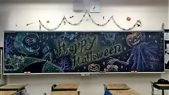 看到日本学生的黑板画我们才知道差距是什么