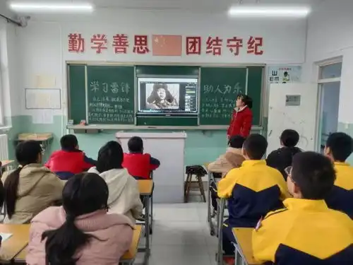 阳原团县委组织全县中小学开展学雷锋系列活动