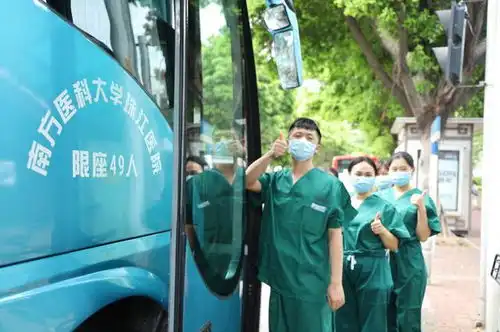广州各大医院齐出动,医护人员支援核酸检测工作,一起守护广州